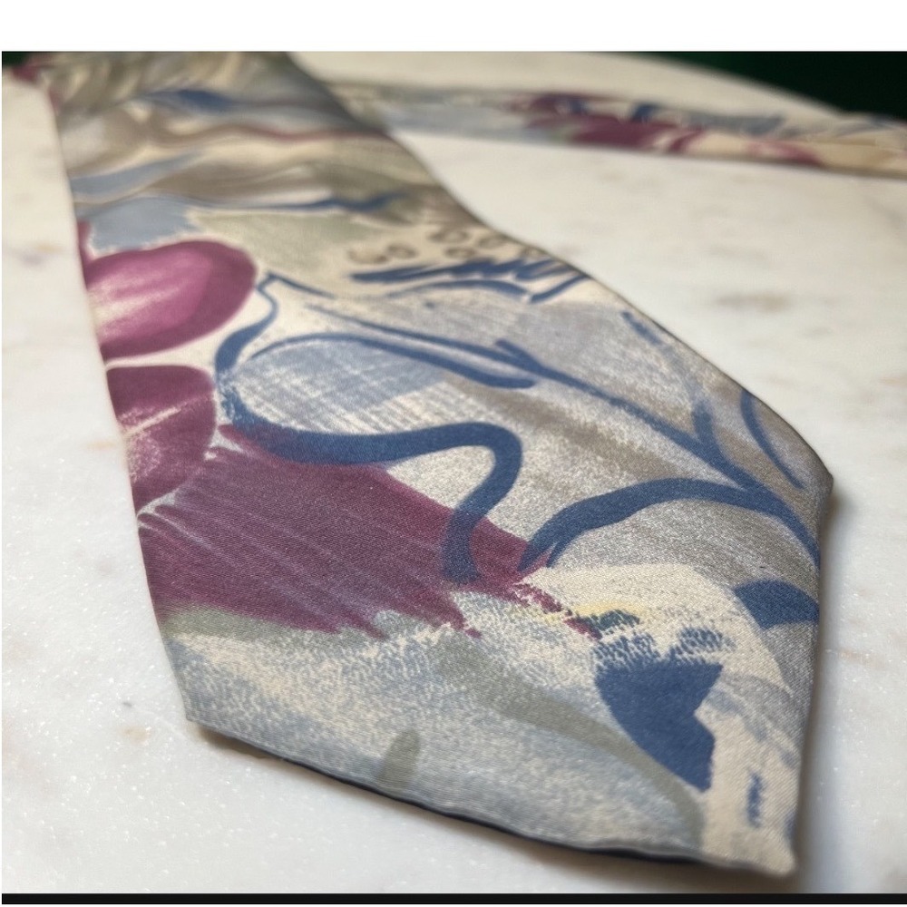 Wembley Silks Necktie Mens OS Purple Floral Excellent Abstract Silk USA Made